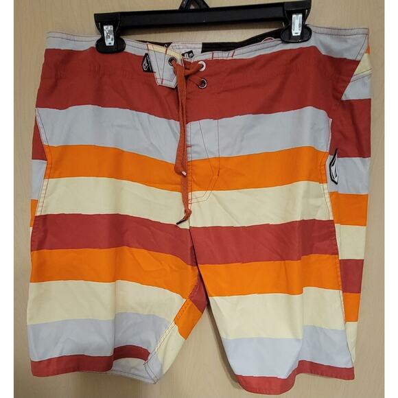 VOLCOM Pure Function 2 Way Stretch Mens Sz 38 Boardshorts Swim Trunks - Picture 2 of 10